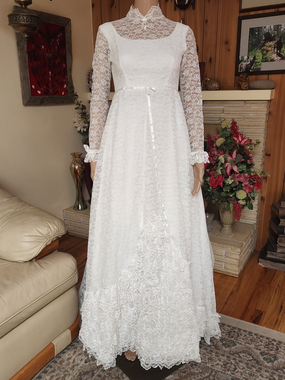 Glimmering 1970s Dream: Bridal Originals Sequin Lace Gown & Sonni of SF Veil Hat - Picture 4 of 16